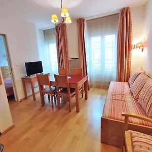 Appartement Oo, T2, Centre Luchon, Wifi, Casier A Skis, Ascenseur, 4 Personnes
