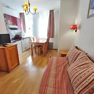  Appartement Pat 83, T2, Centre Luchon, Wifi, Casier A Skis, 4 Personnes